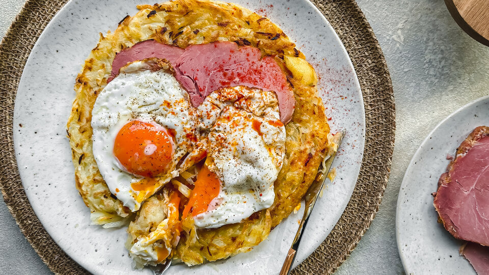 POTATO ROSTI WITH EGGS & SMOKED HOT SAUCE