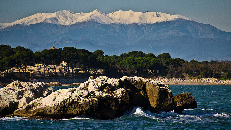 SEA AND MOUNTAIN