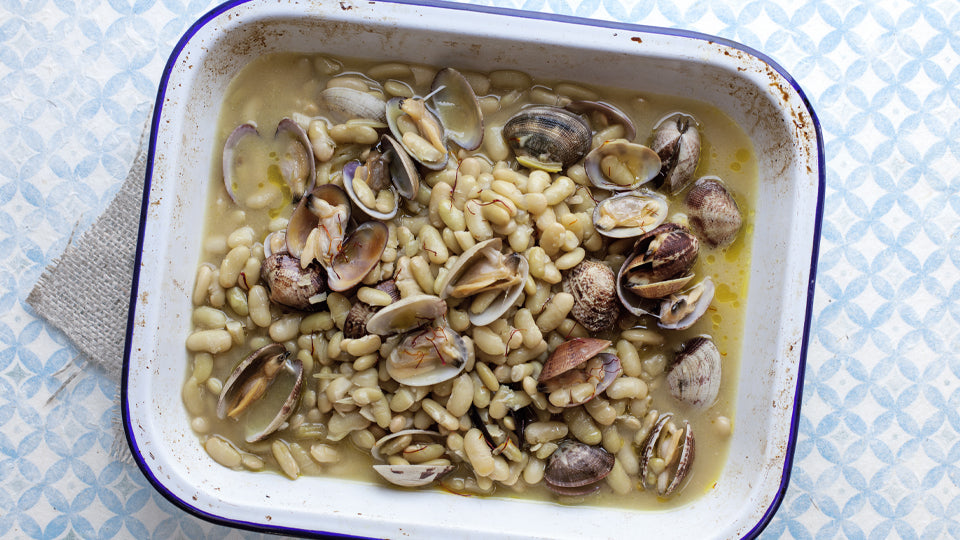 Haricot beans with clams