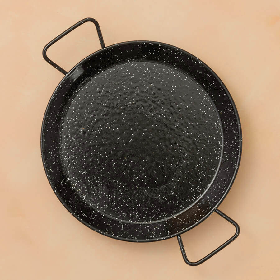 a paella pan on a natura coloured BG