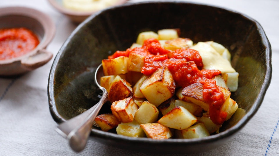 https://brindisa.com/cdn/shop/articles/12._Tapas_party_Patatas-bravas_3589_1.jpg?v=1580806120