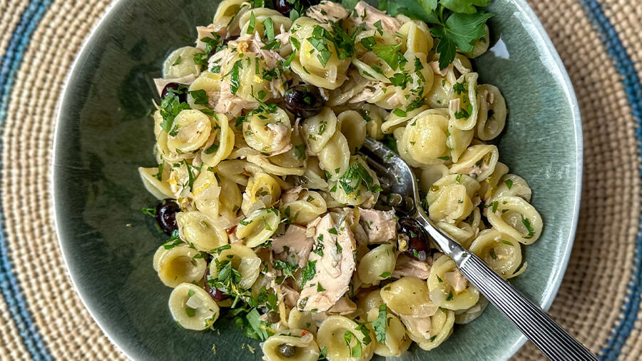 LEMONY TUNA AND CAPER PASTA