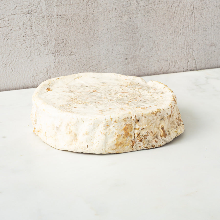 Pi mould ripened cheese whole 