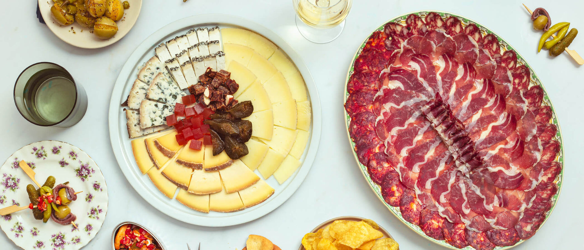Platter with Spanish charcuterie and cheese 