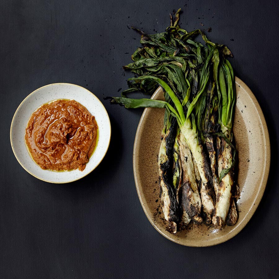 Calcçots Calcots and Romesco Sauce – Brindisa Spanish Foods